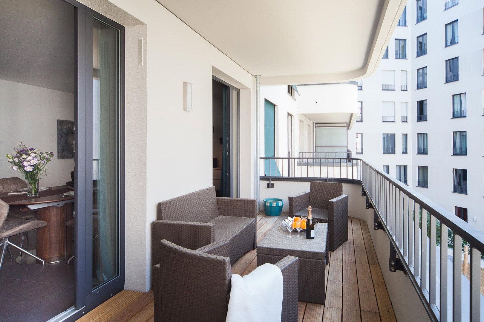 Prenájom bytu 3-izbový 108 m², Beuthstr. 14, Berlrin, Berlín Prenájom bytu 3-izbový 108 m², Beuthstr. 14, Berlrin, Berlín