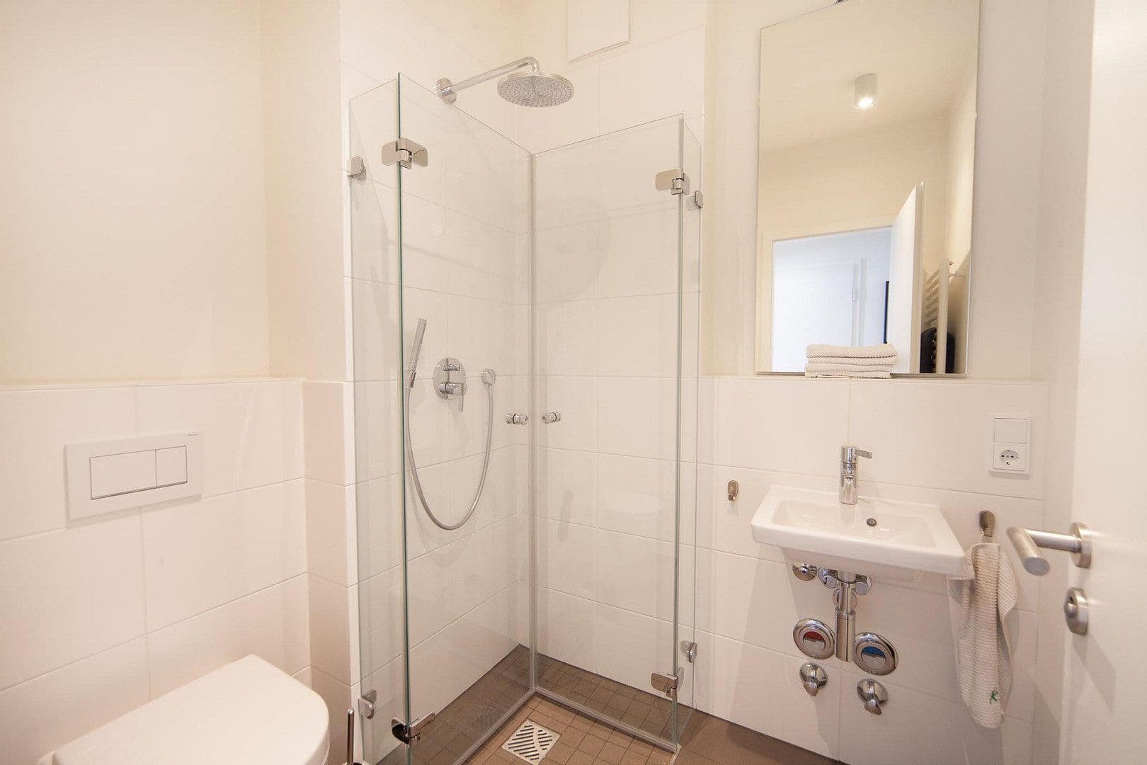 Prenájom bytu 3-izbový 108 m², Beuthstr. 14, Berlrin, Berlín Prenájom bytu 3-izbový 108 m², Beuthstr. 14, Berlrin, Berlín