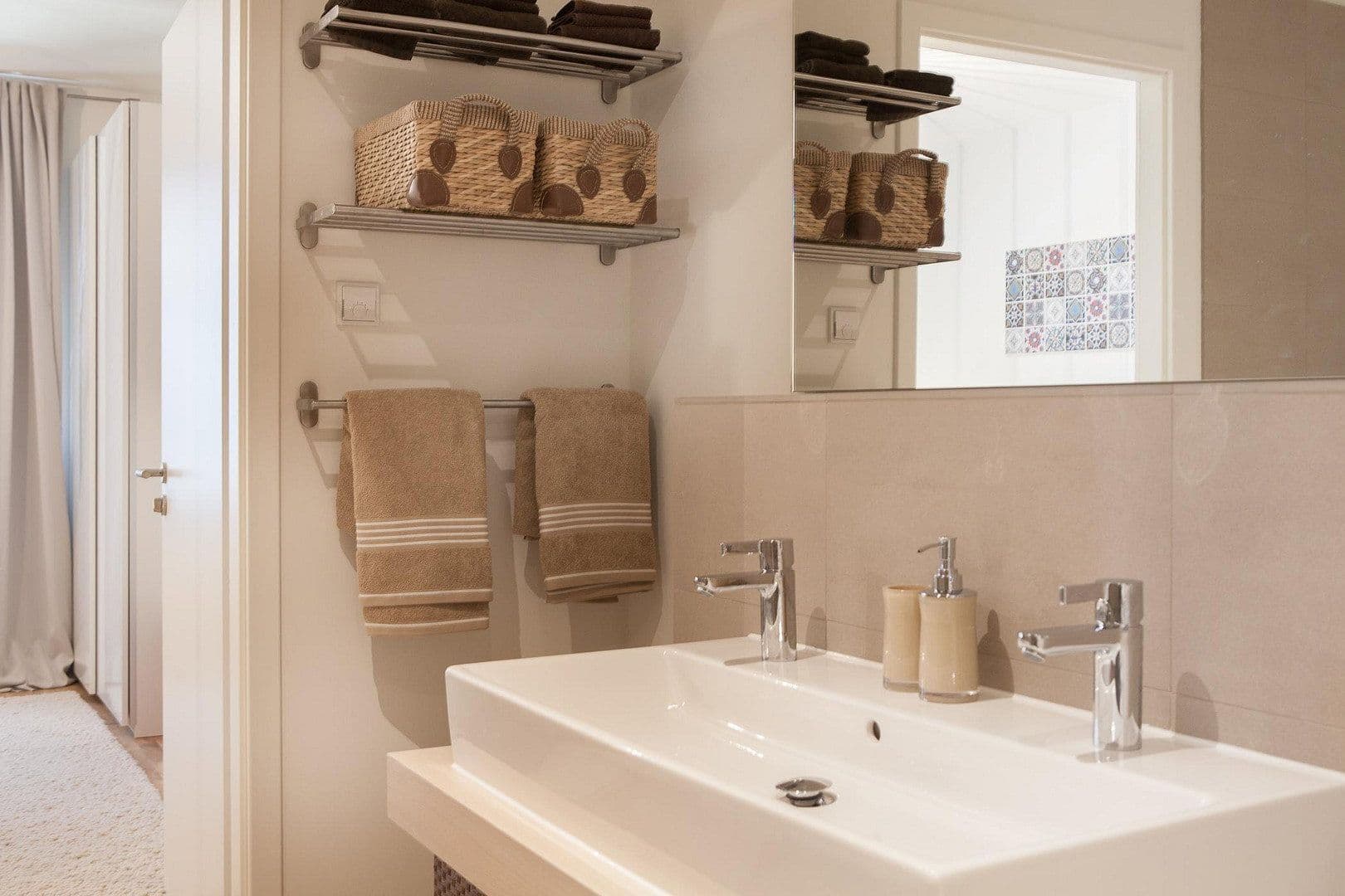 Prenájom bytu 3-izbový 108 m², Beuthstr. 14, Berlrin, Berlín Prenájom bytu 3-izbový 108 m², Beuthstr. 14, Berlrin, Berlín