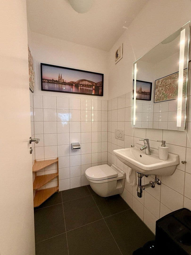 Prenájom bytu 3-izbový 85 m², Stuttgart, Bádensko-Wurttembersko Prenájom bytu 3-izbový 85 m², Stuttgart, Bádensko-Wurttembersko