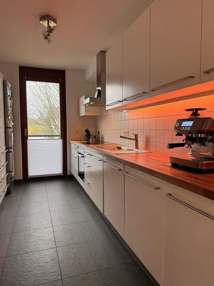 Prenájom bytu 3-izbový 85 m², Stuttgart, Bádensko-Wurttembersko Prenájom bytu 3-izbový 85 m², Stuttgart, Bádensko-Wurttembersko