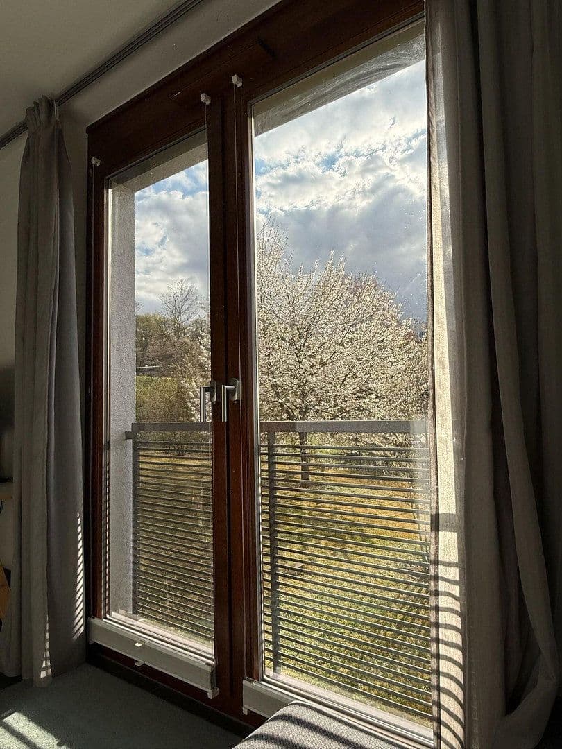 Prenájom bytu 3-izbový 85 m², Stuttgart, Bádensko-Wurttembersko Prenájom bytu 3-izbový 85 m², Stuttgart, Bádensko-Wurttembersko