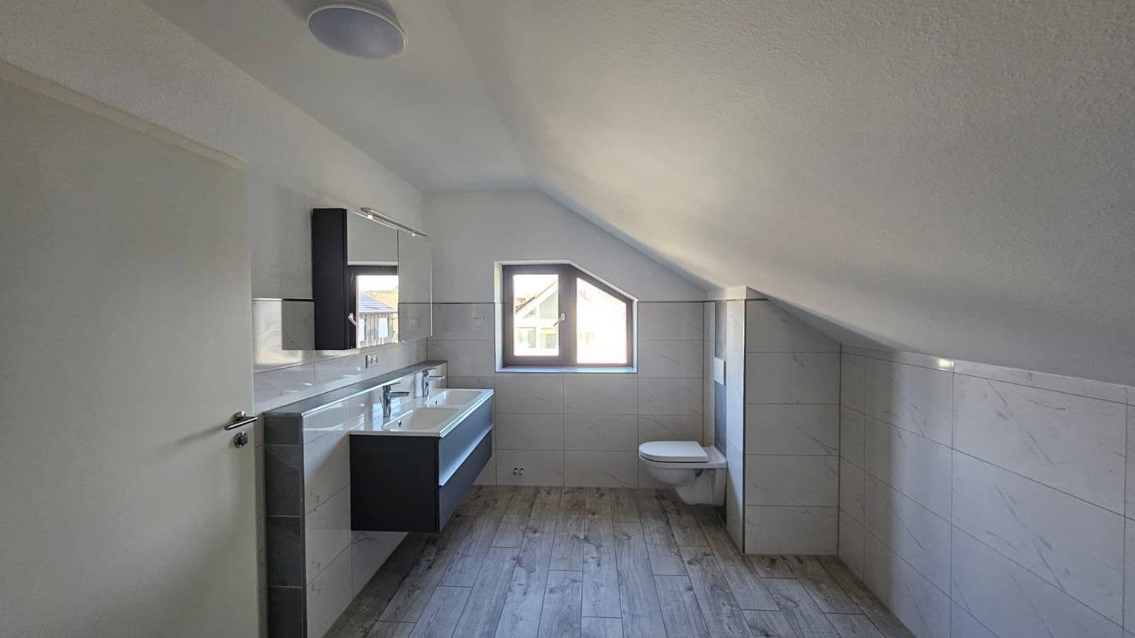 Predaj domu 129 m², pozemek 585 m², Fasanenweg 7, Pyrbaum, Bavorsko Predaj domu 129 m², pozemek 585 m², Fasanenweg 7, Pyrbaum, Bavorsko