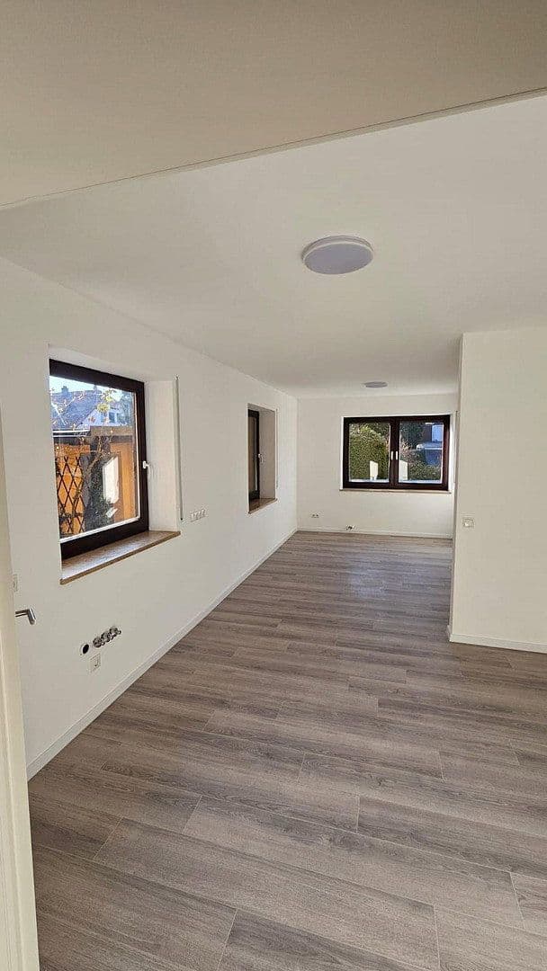 Predaj domu 129 m², pozemek 585 m², Fasanenweg 7, Pyrbaum, Bavorsko Predaj domu 129 m², pozemek 585 m², Fasanenweg 7, Pyrbaum, Bavorsko