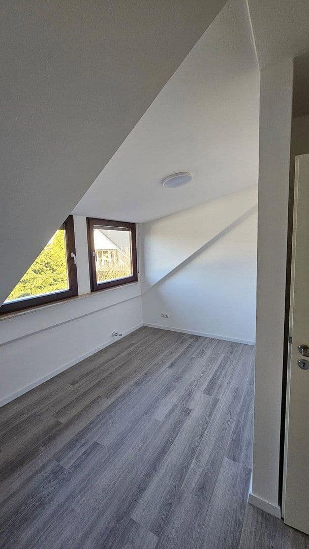 Predaj domu 129 m², pozemek 585 m², Fasanenweg 7, Pyrbaum, Bavorsko Predaj domu 129 m², pozemek 585 m², Fasanenweg 7, Pyrbaum, Bavorsko