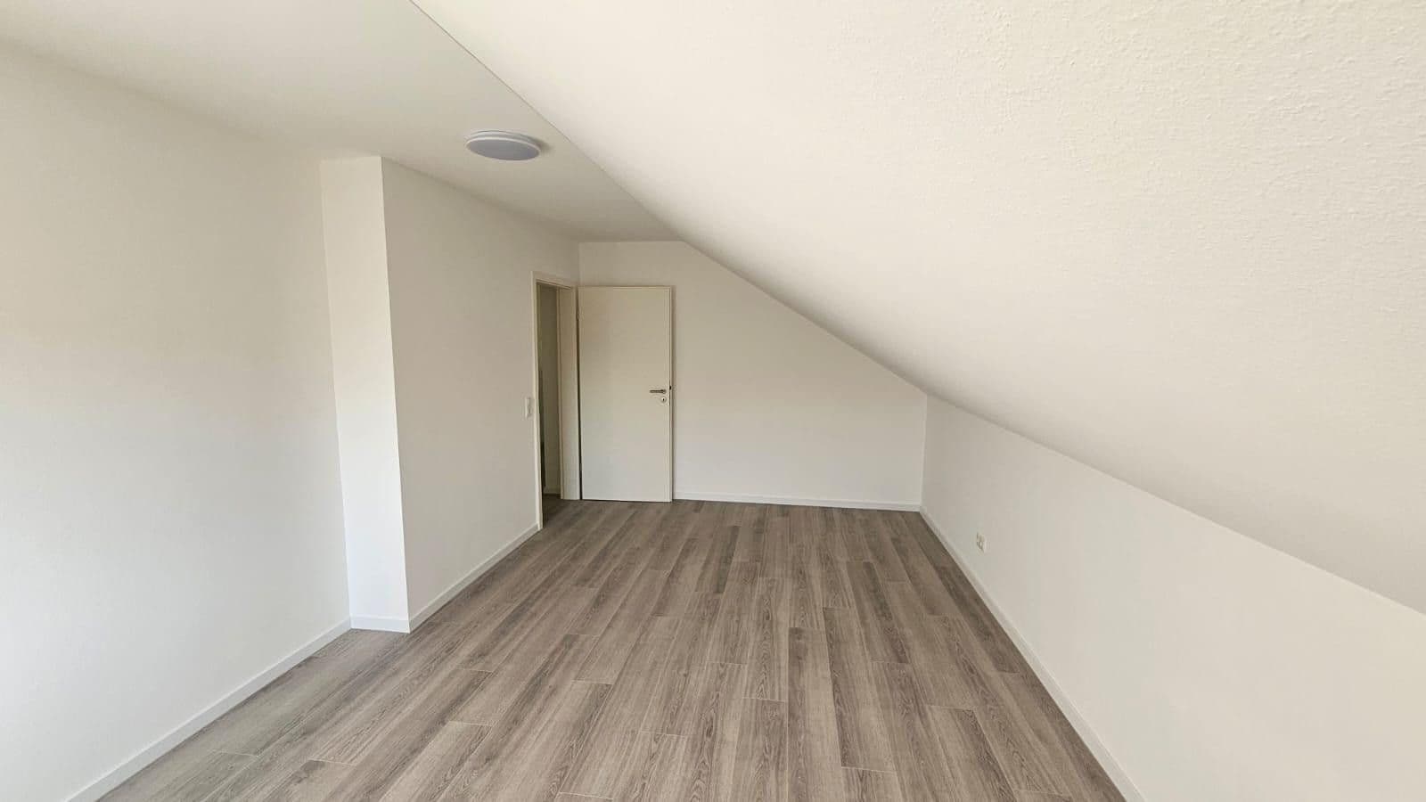 Predaj domu 129 m², pozemek 585 m², Fasanenweg 7, Pyrbaum, Bavorsko Predaj domu 129 m², pozemek 585 m², Fasanenweg 7, Pyrbaum, Bavorsko