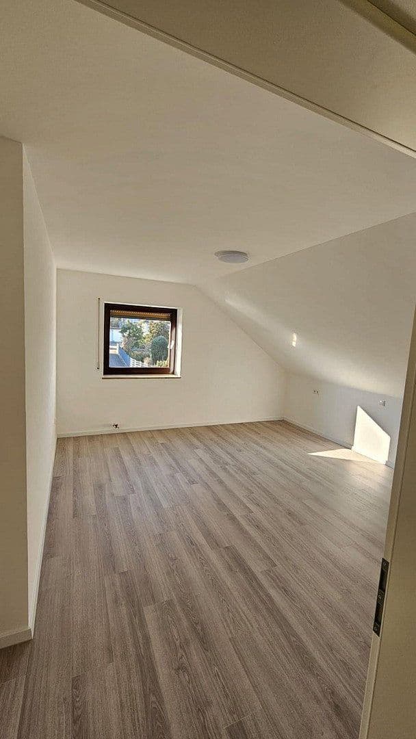 Predaj domu 129 m², pozemek 585 m², Fasanenweg 7, Pyrbaum, Bavorsko Predaj domu 129 m², pozemek 585 m², Fasanenweg 7, Pyrbaum, Bavorsko