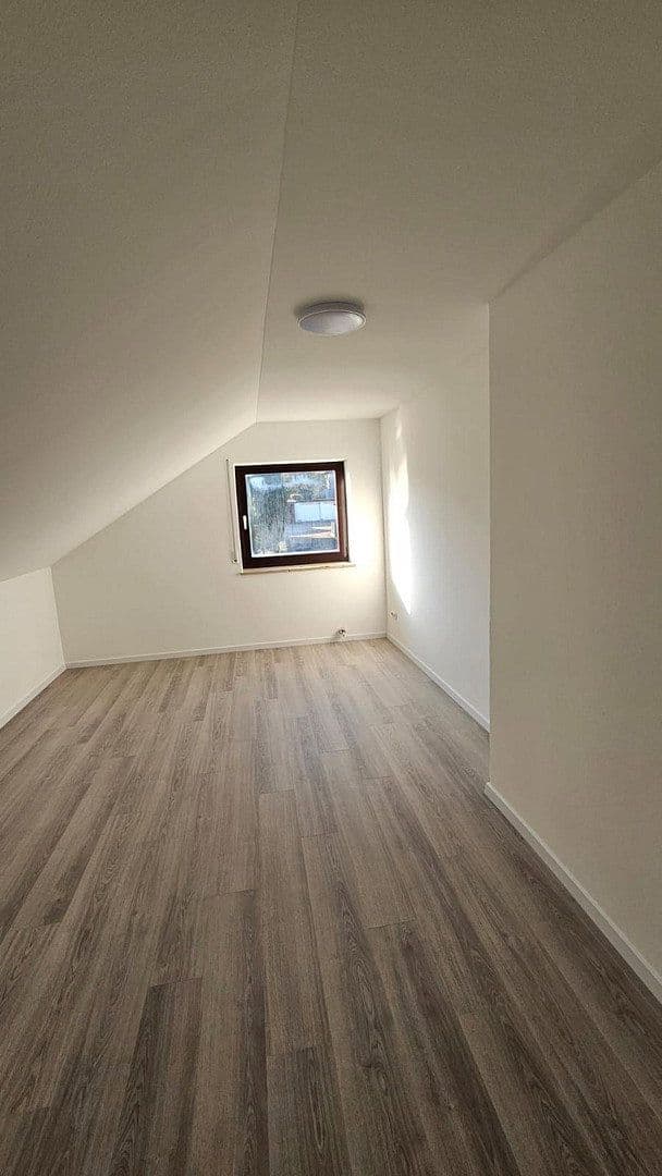 Predaj domu 129 m², pozemek 585 m², Fasanenweg 7, Pyrbaum, Bavorsko Predaj domu 129 m², pozemek 585 m², Fasanenweg 7, Pyrbaum, Bavorsko