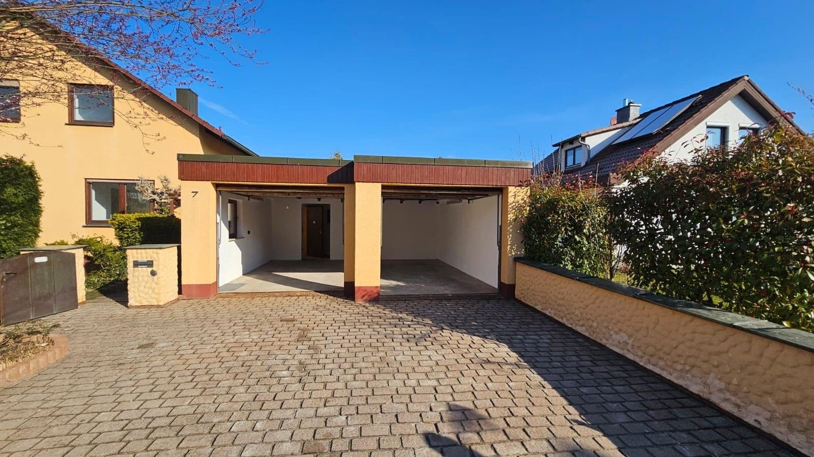 Predaj domu 129 m², pozemek 585 m², Fasanenweg 7, Pyrbaum, Bavorsko Predaj domu 129 m², pozemek 585 m², Fasanenweg 7, Pyrbaum, Bavorsko