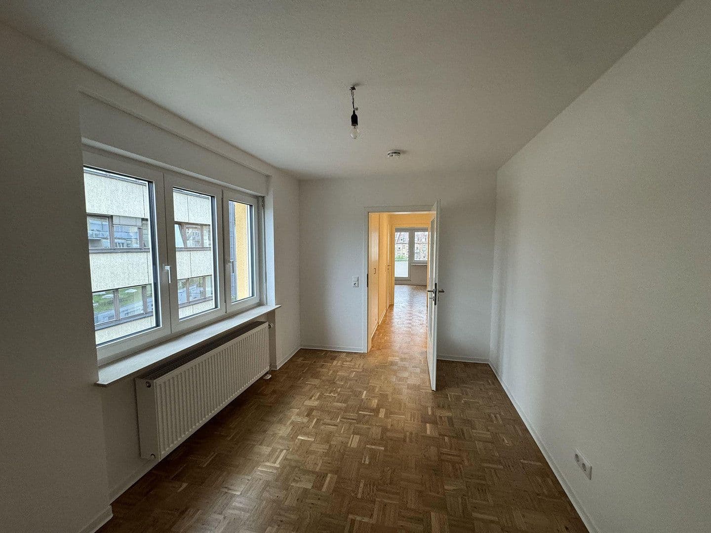 Prenájom bytu 3-izbový 86 m², Ettlinger Str. 31, Karlsruhe, Bádensko-Wurttembersko Prenájom bytu 3-izbový 86 m², Ettlinger Str. 31, Karlsruhe, Bádensko-Wurttembersko