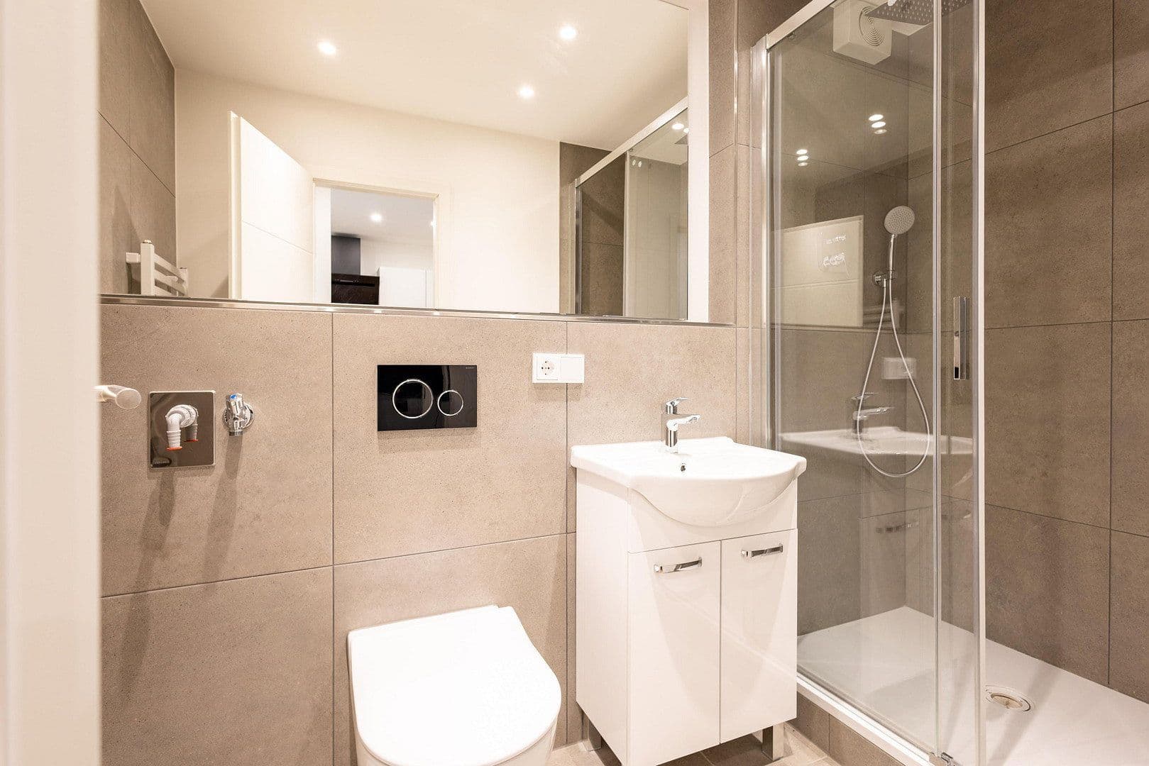 Prenájom bytu 60 m², Freischützstr. 110, München, Bavorsko Prenájom bytu 60 m², Freischützstr. 110, München, Bavorsko