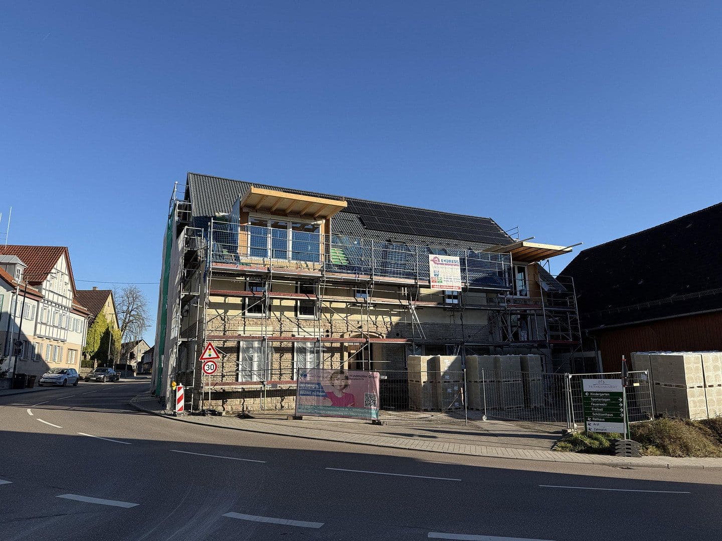 Prenájom bytu 3-izbový 74 m², Crailsheimer Str. 2, Frankenhardt, Bádensko-Wurttembersko Prenájom bytu 3-izbový 74 m², Crailsheimer Str. 2, Frankenhardt, Bádensko-Wurttembersko