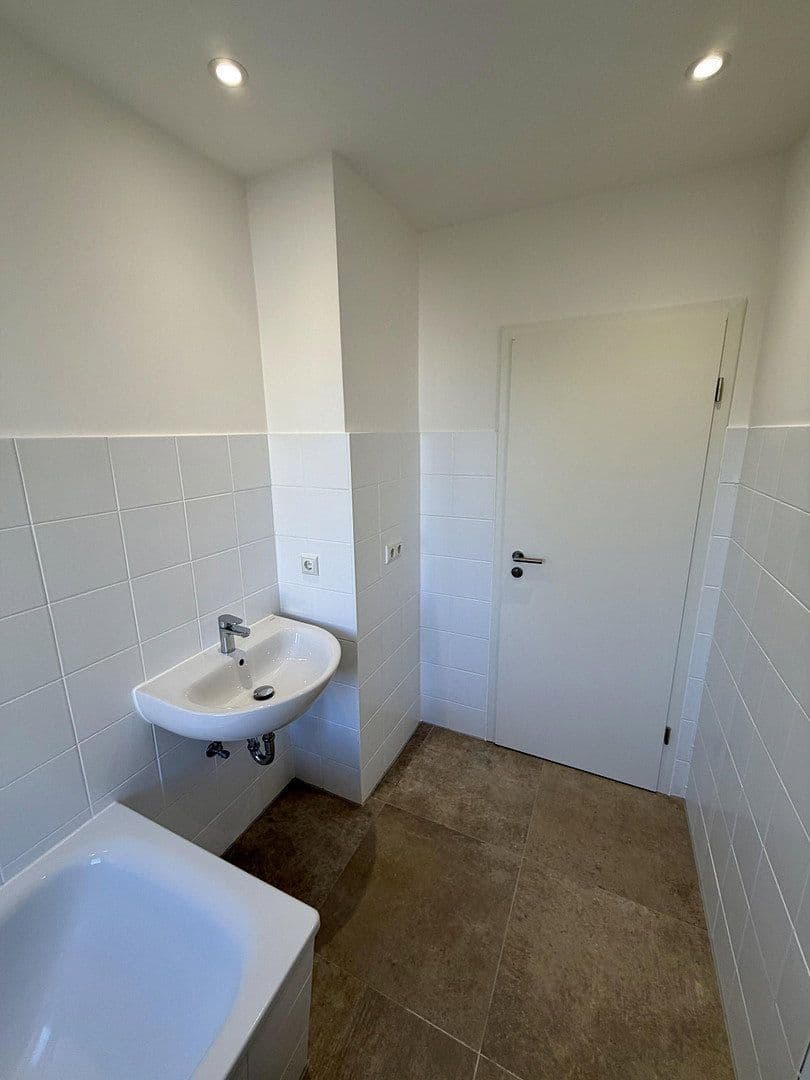 Prenájom bytu 3-izbový 60 m², Birkenstraße 1, Groß Kreutz (Havel), Brandenbursko Prenájom bytu 3-izbový 60 m², Birkenstraße 1, Groß Kreutz (Havel), Brandenbursko