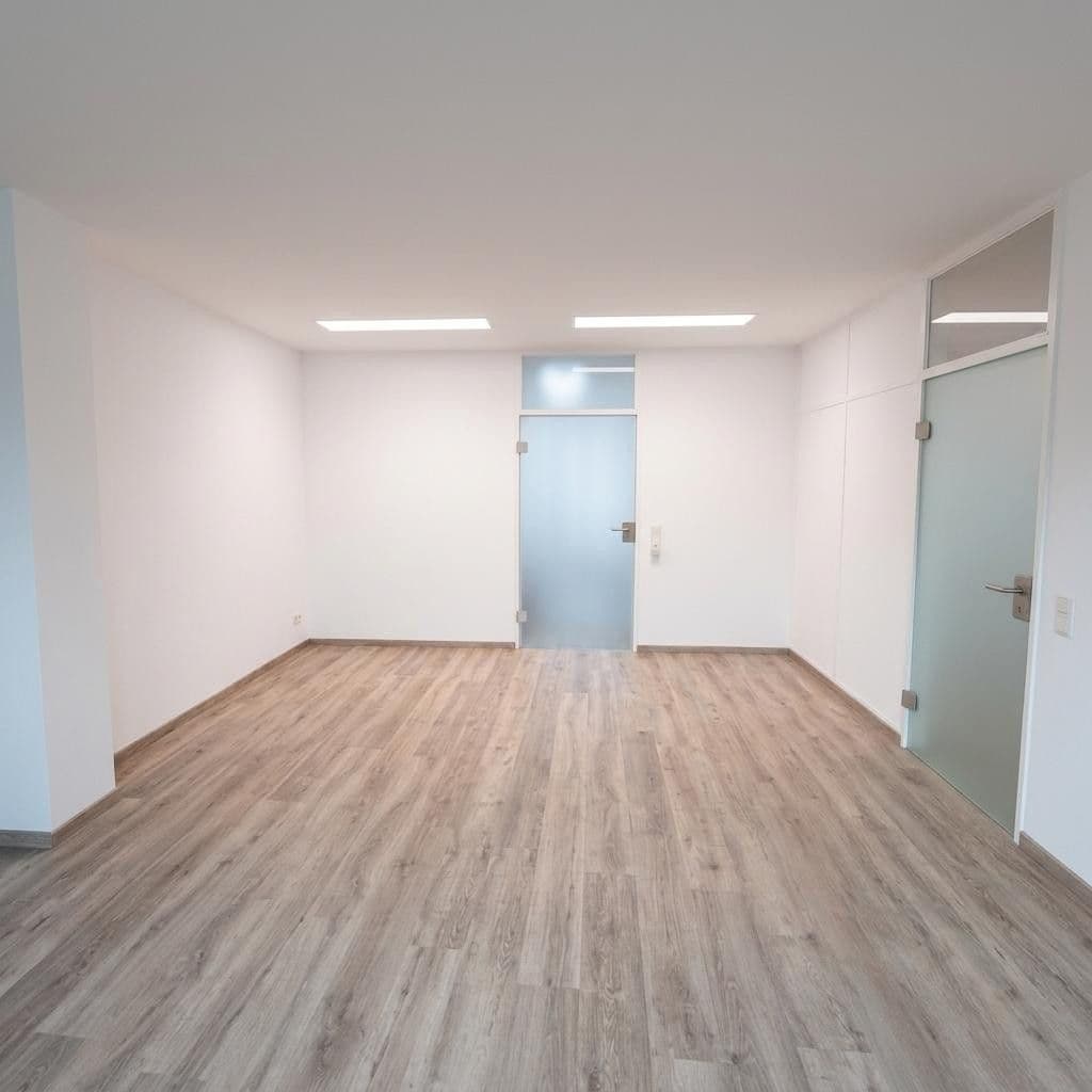 Prenájom kancelárie 209 m², Hannover, Dolné Sasko Prenájom kancelárie 209 m², Hannover, Dolné Sasko