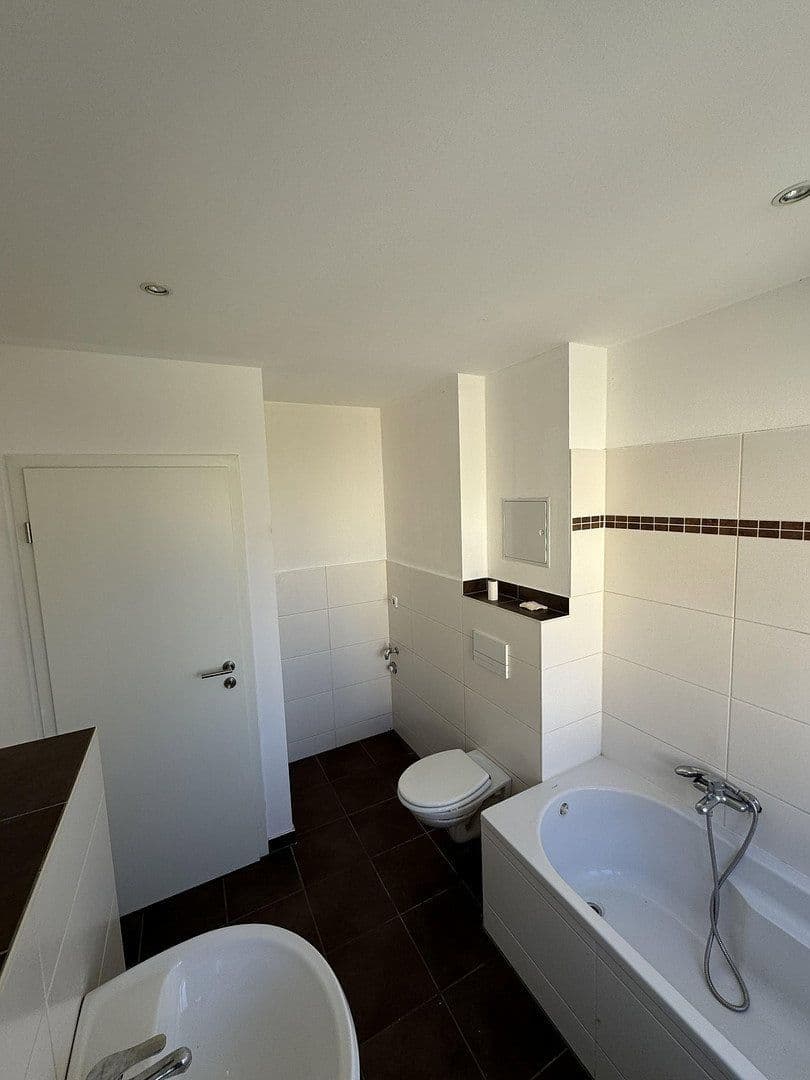 Predaj bytu 7-izbový 160 m², Am Polderdeich 11, Magdeburg, Sasko-Anhaltsko Predaj bytu 7-izbový 160 m², Am Polderdeich 11, Magdeburg, Sasko-Anhaltsko