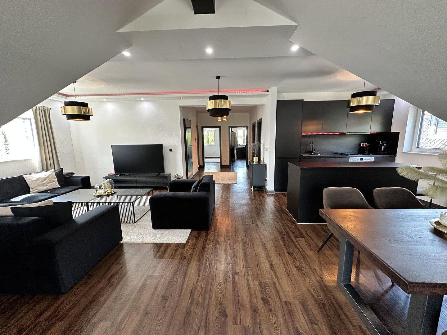 Predaj domu 305 m², pozemek 568 m², Geesthacht, Šlezvicko-Holštajnsko Predaj domu 305 m², pozemek 568 m², Geesthacht, Šlezvicko-Holštajnsko