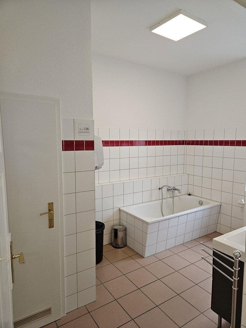 Prenájom kancelárie 84 m², Neugasse 21, Jena, Durínsko Prenájom kancelárie 84 m², Neugasse 21, Jena, Durínsko