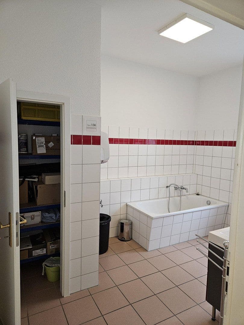 Prenájom kancelárie 84 m², Neugasse 21, Jena, Durínsko Prenájom kancelárie 84 m², Neugasse 21, Jena, Durínsko