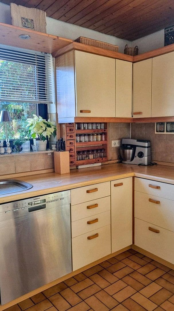 Predaj domu 215 m², pozemek 697 m², Böhmenkirch, Bádensko-Wurttembersko Predaj domu 215 m², pozemek 697 m², Böhmenkirch, Bádensko-Wurttembersko