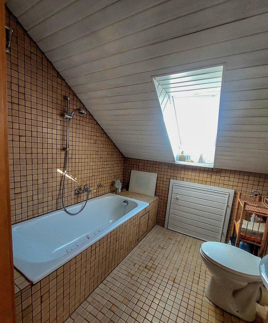 Predaj domu 215 m², pozemek 697 m², Böhmenkirch, Bádensko-Wurttembersko Predaj domu 215 m², pozemek 697 m², Böhmenkirch, Bádensko-Wurttembersko