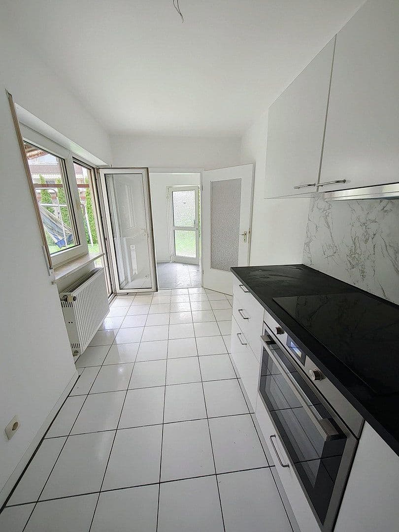 Prenájom bytu 3-izbový 88 m², Karlsruhe, Bádensko-Wurttembersko Prenájom bytu 3-izbový 88 m², Karlsruhe, Bádensko-Wurttembersko