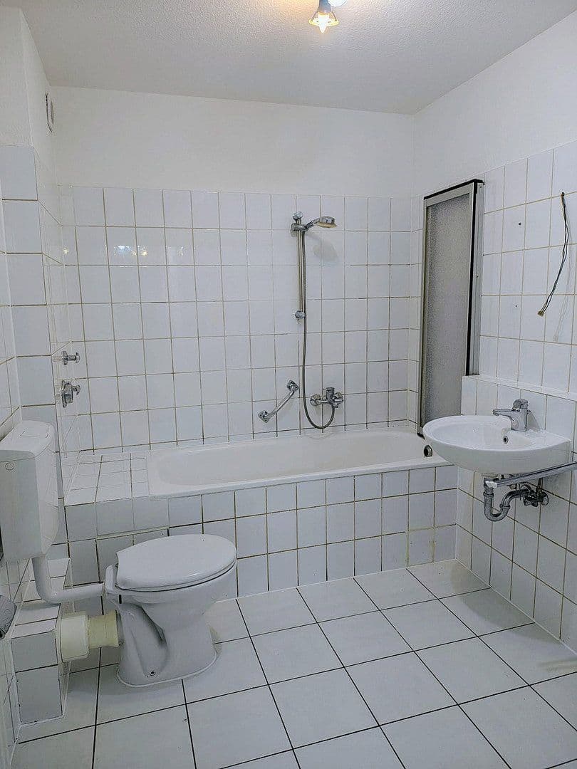 Prenájom bytu 3-izbový 88 m², Karlsruhe, Bádensko-Wurttembersko Prenájom bytu 3-izbový 88 m², Karlsruhe, Bádensko-Wurttembersko