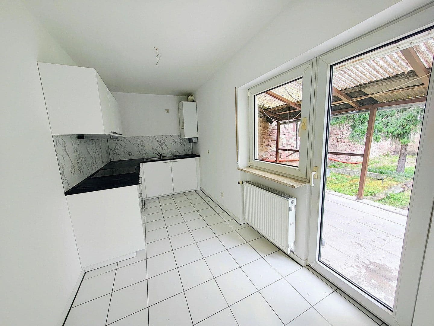 Prenájom bytu 3-izbový 88 m², Karlsruhe, Bádensko-Wurttembersko Prenájom bytu 3-izbový 88 m², Karlsruhe, Bádensko-Wurttembersko