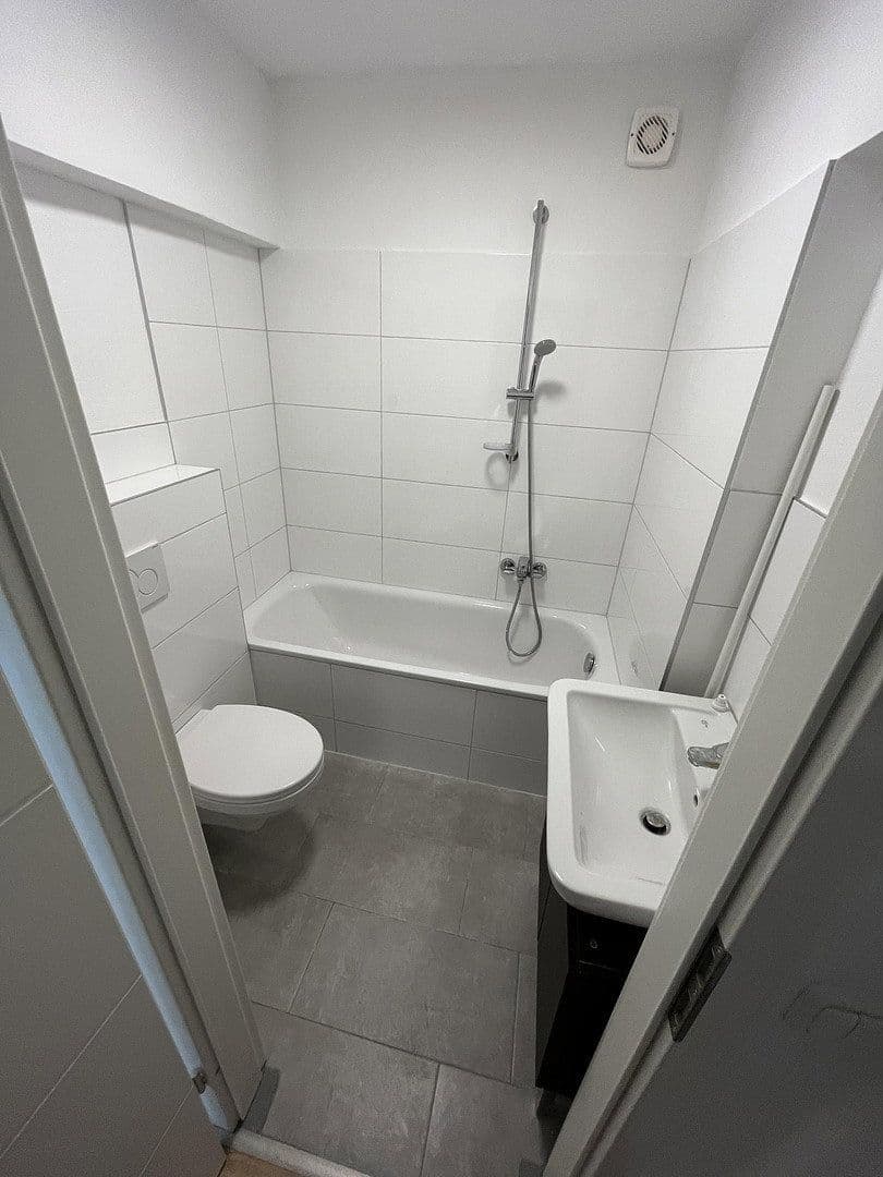 Prenájom bytu 3-izbový 100 m², Rheinische Straße 149, Dortmund, Severné Porýnie - Westfálsko Prenájom bytu 3-izbový 100 m², Rheinische Straße 149, Dortmund, Severné Porýnie - Westfálsko