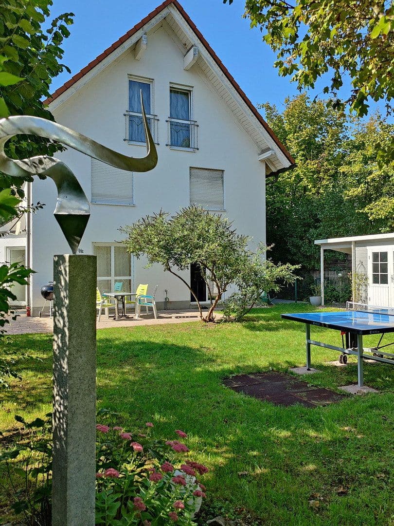 Predaj domu 153 m², pozemek 456 m², München, Bavorsko Predaj domu 153 m², pozemek 456 m², München, Bavorsko