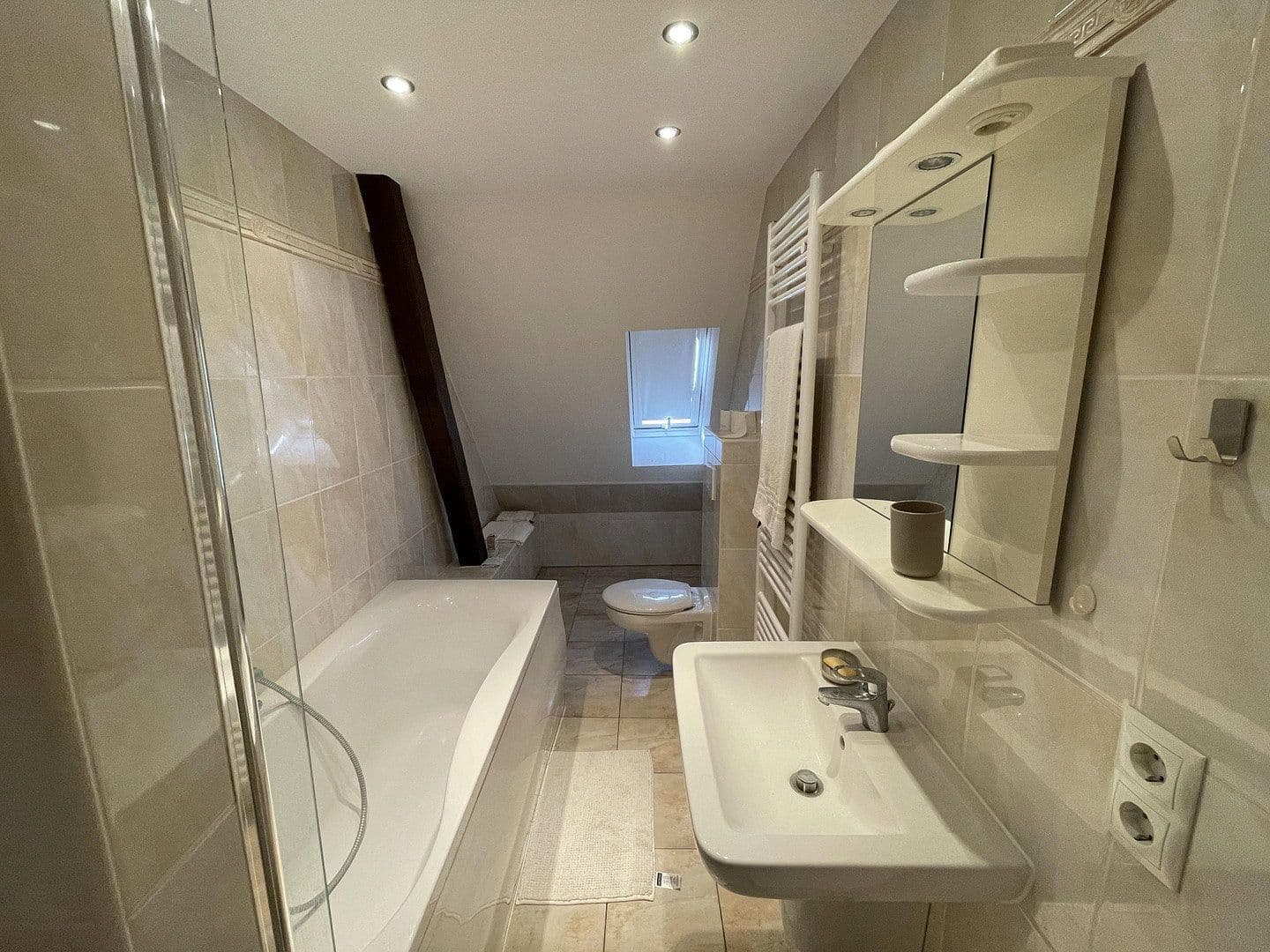 Prenájom bytu 2-izbový 57 m², Am Zehnt 9, Sinsheim, Bádensko-Wurttembersko Prenájom bytu 2-izbový 57 m², Am Zehnt 9, Sinsheim, Bádensko-Wurttembersko