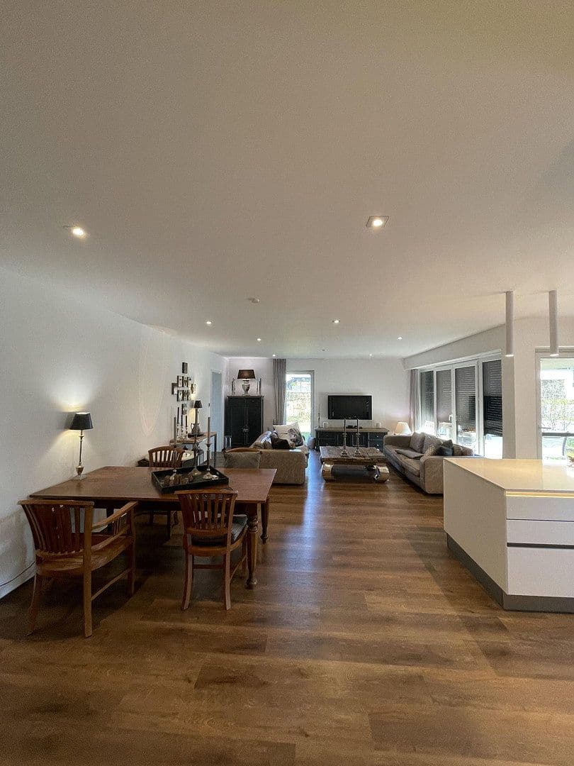 Predaj bytu 4-izbový 128 m², Kamillenweg 8, Wolfsburg, Dolné Sasko Predaj bytu 4-izbový 128 m², Kamillenweg 8, Wolfsburg, Dolné Sasko