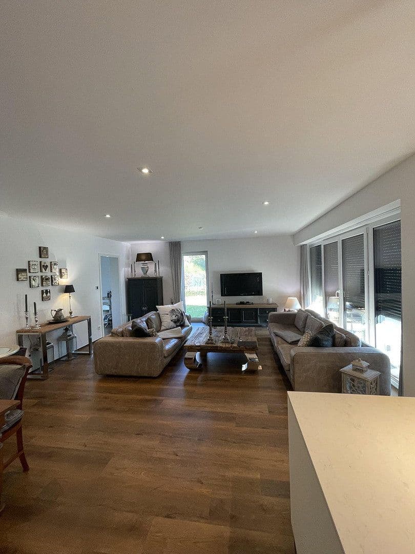 Predaj bytu 4-izbový 128 m², Kamillenweg 8, Wolfsburg, Dolné Sasko Predaj bytu 4-izbový 128 m², Kamillenweg 8, Wolfsburg, Dolné Sasko