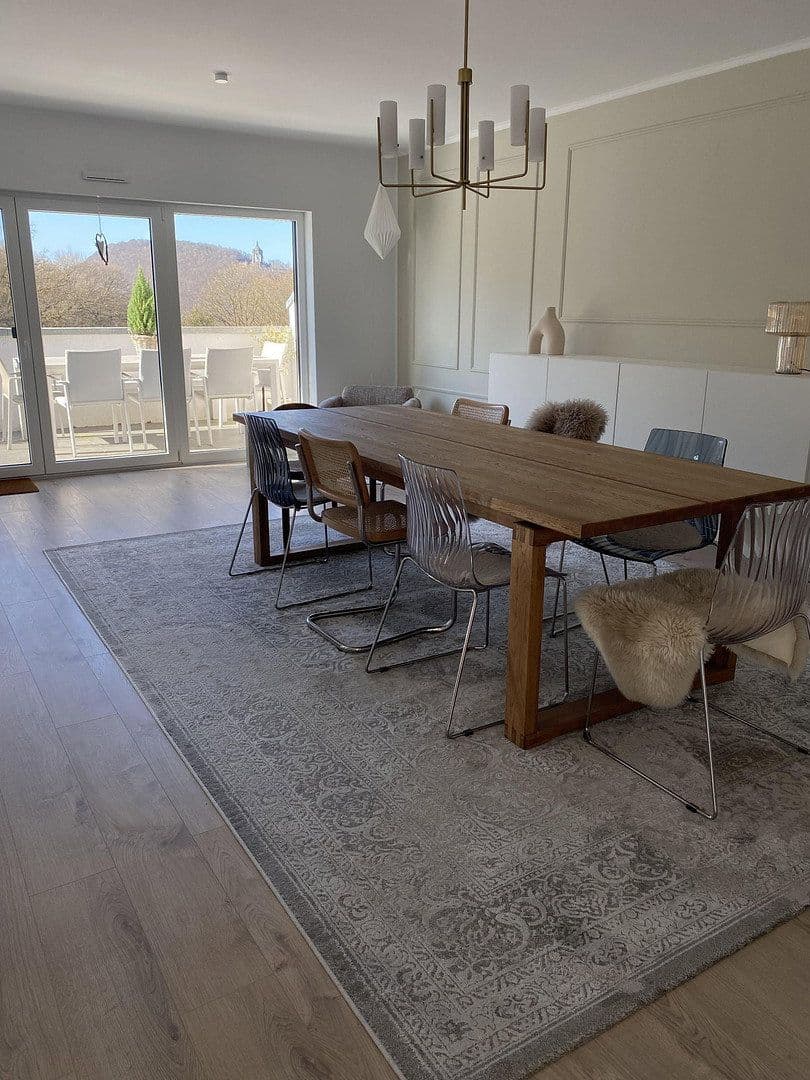 Prenájom bytu 5-izbový 135 m², Kiekenbrink 37, Porta Westfalica, Severné Porýnie - Westfálsko Prenájom bytu 5-izbový 135 m², Kiekenbrink 37, Porta Westfalica, Severné Porýnie - Westfálsko