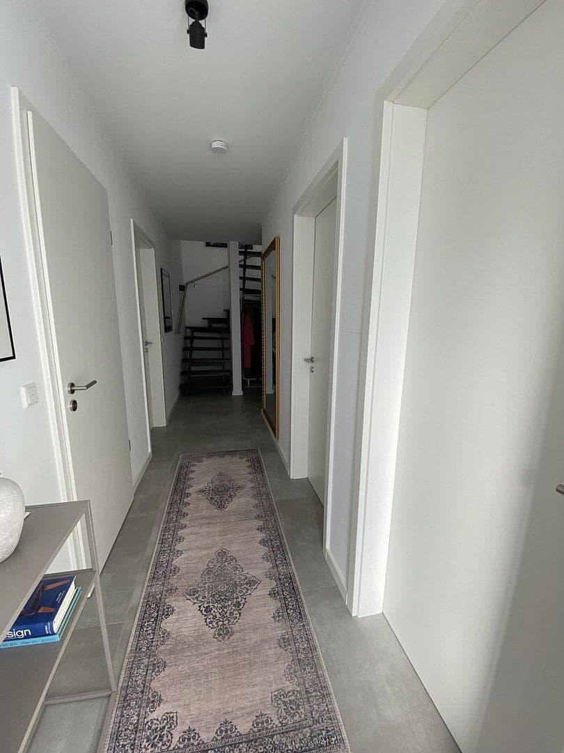 Prenájom bytu 5-izbový 135 m², Kiekenbrink 37, Porta Westfalica, Severné Porýnie - Westfálsko Prenájom bytu 5-izbový 135 m², Kiekenbrink 37, Porta Westfalica, Severné Porýnie - Westfálsko