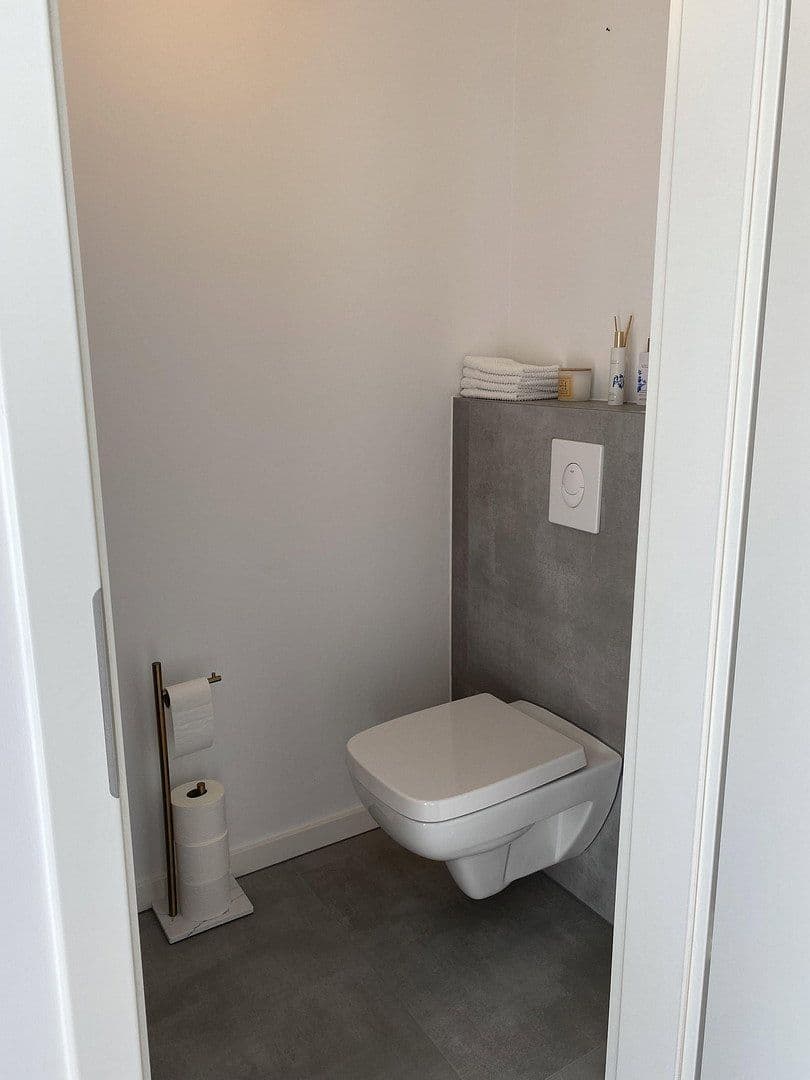 Prenájom bytu 5-izbový 135 m², Kiekenbrink 37, Porta Westfalica, Severné Porýnie - Westfálsko Prenájom bytu 5-izbový 135 m², Kiekenbrink 37, Porta Westfalica, Severné Porýnie - Westfálsko