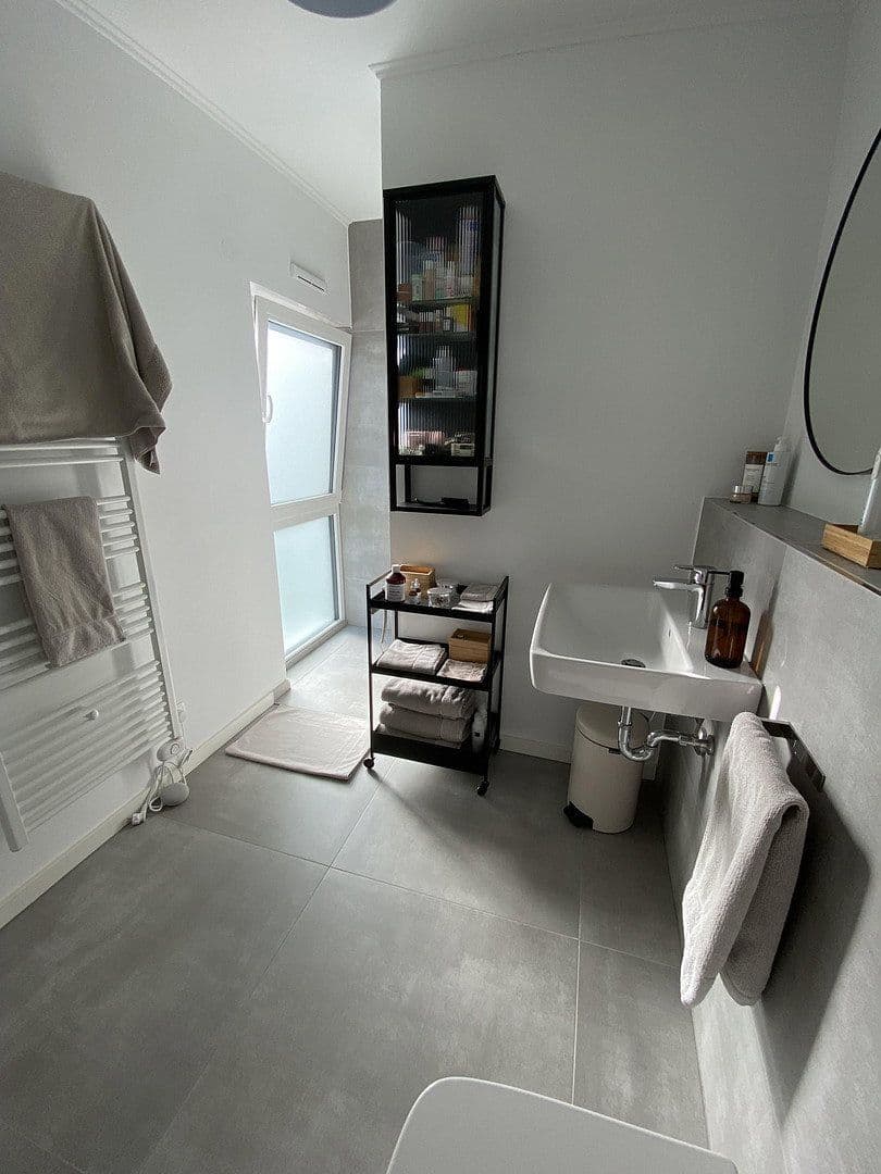 Prenájom bytu 5-izbový 135 m², Kiekenbrink 37, Porta Westfalica, Severné Porýnie - Westfálsko Prenájom bytu 5-izbový 135 m², Kiekenbrink 37, Porta Westfalica, Severné Porýnie - Westfálsko