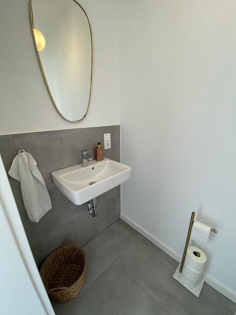 Prenájom bytu 5-izbový 135 m², Kiekenbrink 37, Porta Westfalica, Severné Porýnie - Westfálsko Prenájom bytu 5-izbový 135 m², Kiekenbrink 37, Porta Westfalica, Severné Porýnie - Westfálsko