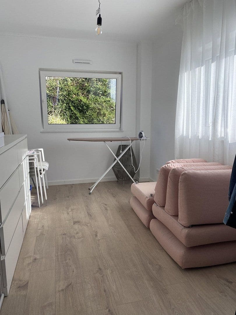 Prenájom bytu 5-izbový 135 m², Kiekenbrink 37, Porta Westfalica, Severné Porýnie - Westfálsko Prenájom bytu 5-izbový 135 m², Kiekenbrink 37, Porta Westfalica, Severné Porýnie - Westfálsko