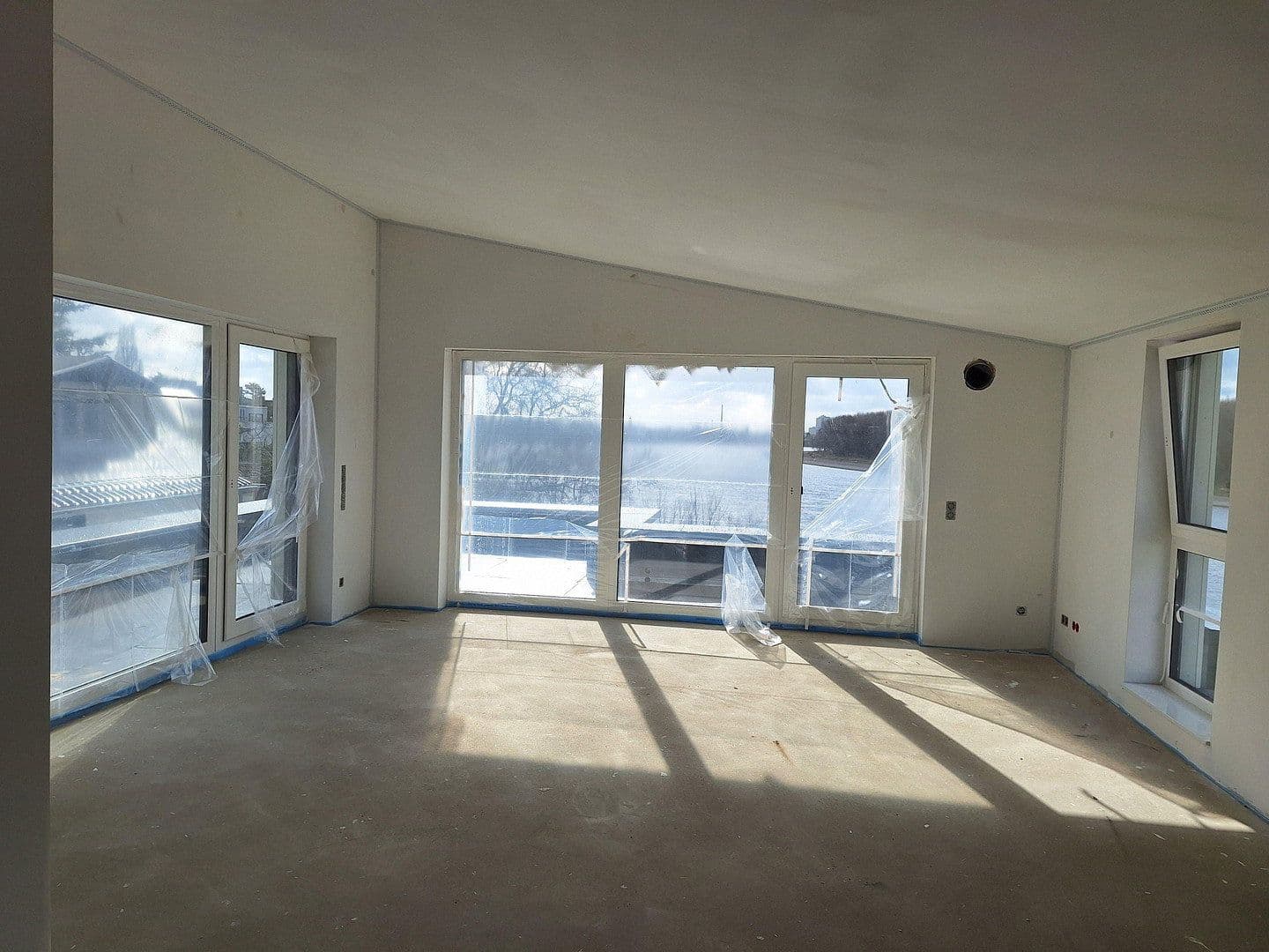 Prenájom bytu 2-izbový 88 m², Erkerstrasse 23, Köln Porz Ensen, Severné Porýnie - Westfálsko Prenájom bytu 2-izbový 88 m², Erkerstrasse 23, Köln Porz Ensen, Severné Porýnie - Westfálsko