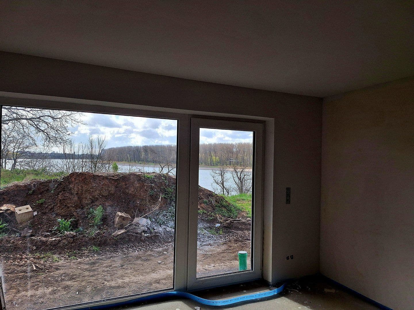 Prenájom bytu 4-izbový 139 m², Erkerstrasse 23, Köln Porz Ensen, Severné Porýnie - Westfálsko Prenájom bytu 4-izbový 139 m², Erkerstrasse 23, Köln Porz Ensen, Severné Porýnie - Westfálsko