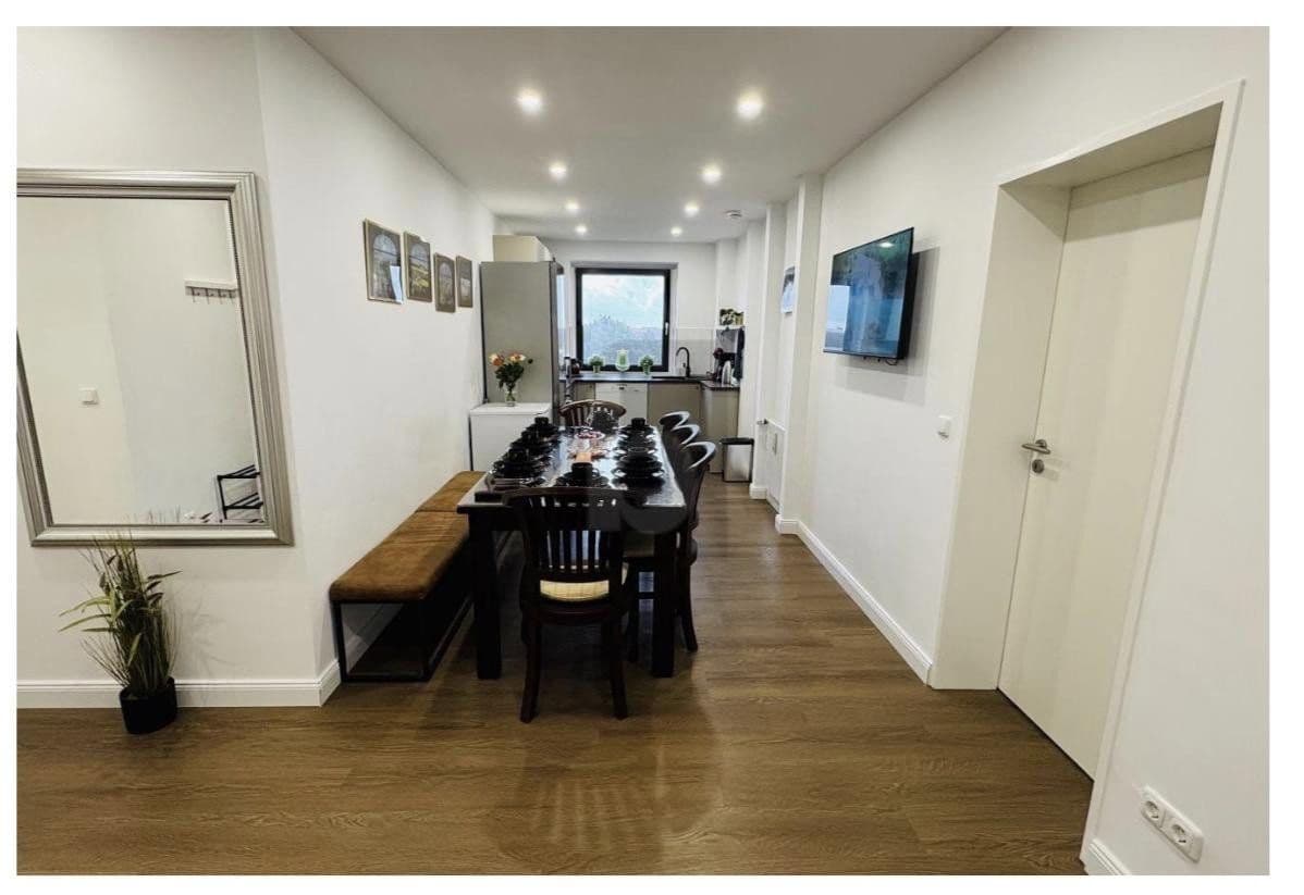 Prenájom bytu 5-izbový 120 m², Hamburg, Hamburg Prenájom bytu 5-izbový 120 m², Hamburg, Hamburg