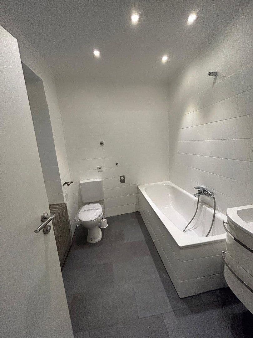 Prenájom domu 170 m², pozemek 225 m², Wielandstrasse 4a, Worms, Porýnie-Falcko Prenájom domu 170 m², pozemek 225 m², Wielandstrasse 4a, Worms, Porýnie-Falcko