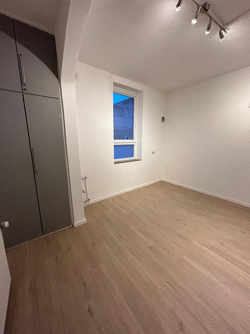 Prenájom domu 170 m², pozemek 225 m², Wielandstrasse 4a, Worms, Porýnie-Falcko Prenájom domu 170 m², pozemek 225 m², Wielandstrasse 4a, Worms, Porýnie-Falcko