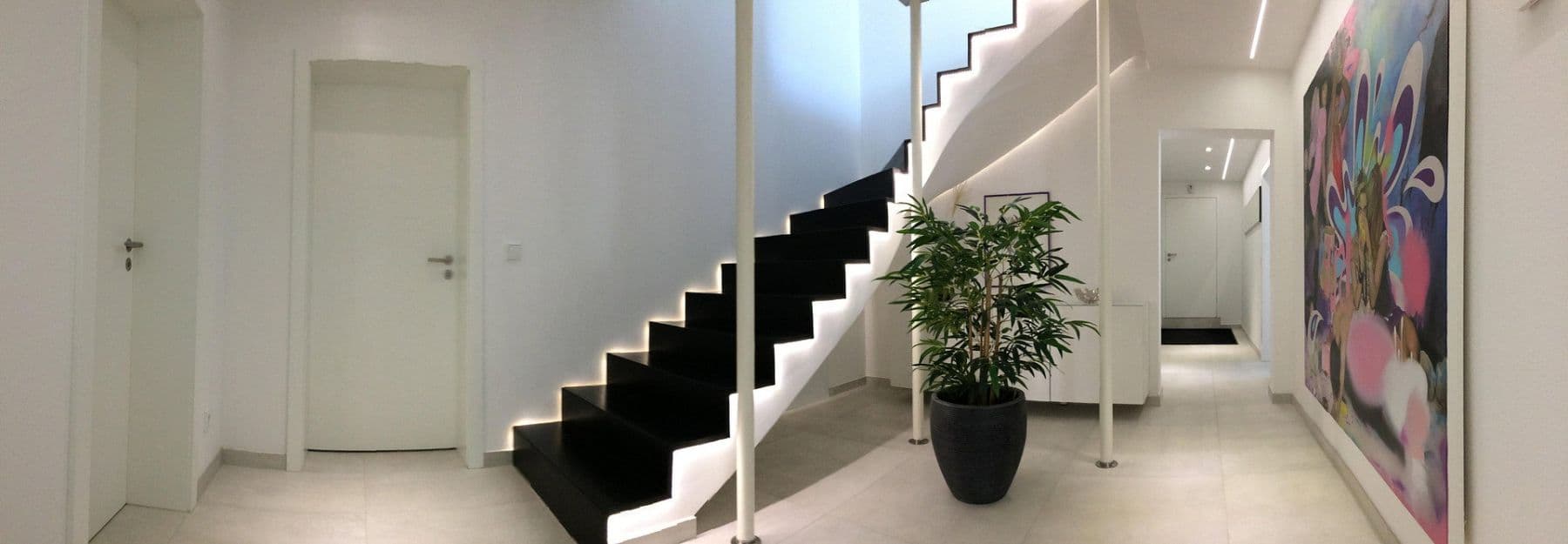 Predaj domu 300 m², pozemek 700 m², Kelkheim (Taunus), Hesensko Predaj domu 300 m², pozemek 700 m², Kelkheim (Taunus), Hesensko