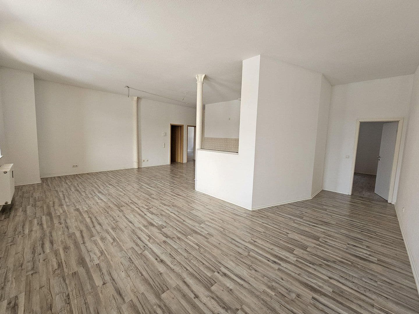 Prenájom bytu 4-izbový 135 m², Kitscherstr, 10, Crimmitschau, Sasko Prenájom bytu 4-izbový 135 m², Kitscherstr, 10, Crimmitschau, Sasko