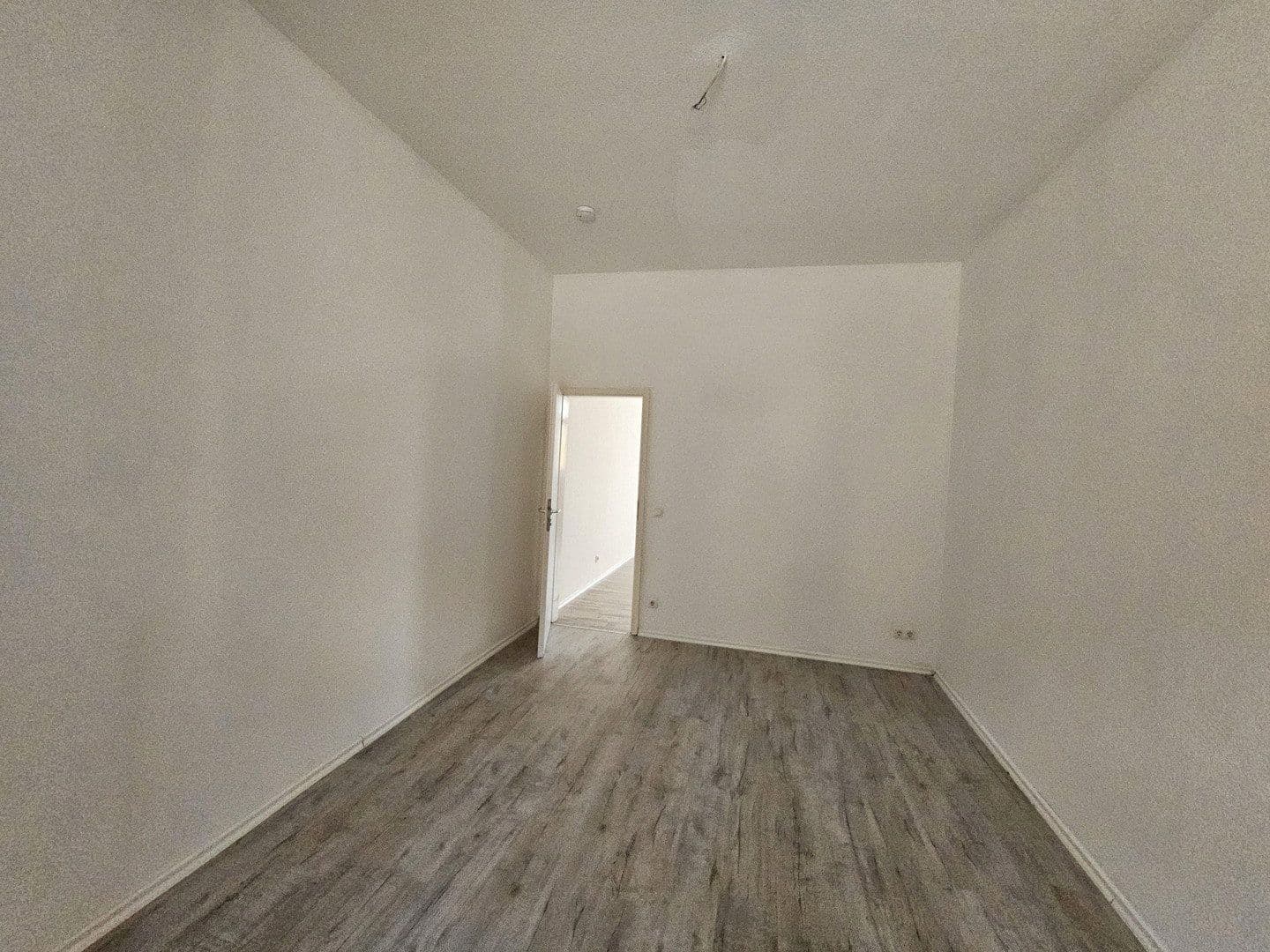 Prenájom bytu 4-izbový 135 m², Kitscherstr, 10, Crimmitschau, Sasko Prenájom bytu 4-izbový 135 m², Kitscherstr, 10, Crimmitschau, Sasko