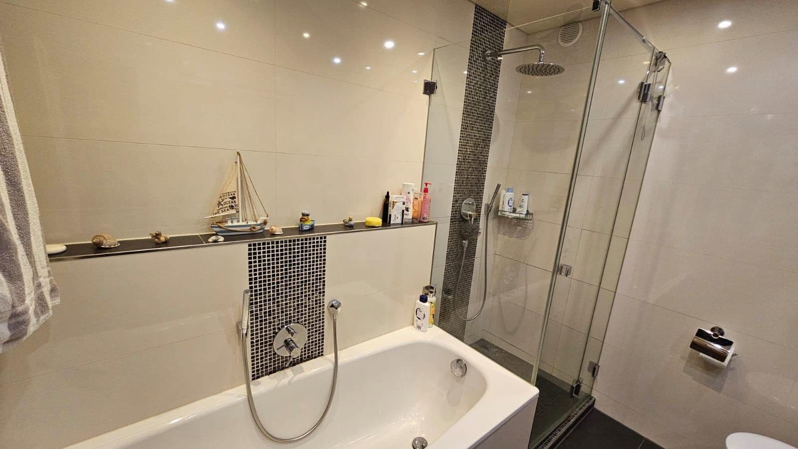 Predaj bytu 4-izbový 133 m², Baden-Baden Haueneberstein, Bádensko-Wurttembersko Predaj bytu 4-izbový 133 m², Baden-Baden Haueneberstein, Bádensko-Wurttembersko