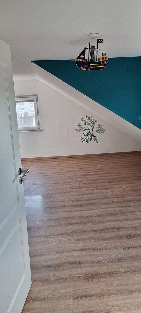 Predaj domu 190 m², pozemek 322 m², Reichenbach an der Fils, Bádensko-Wurttembersko Predaj domu 190 m², pozemek 322 m², Reichenbach an der Fils, Bádensko-Wurttembersko