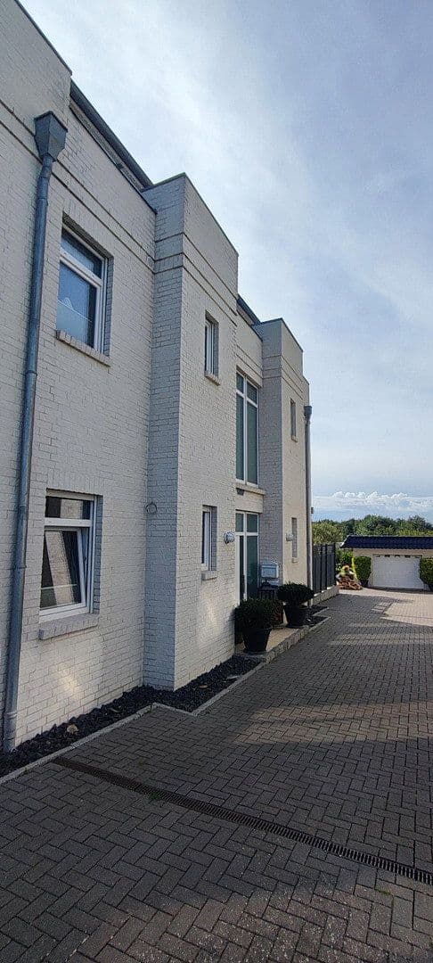 Predaj domu 340 m², pozemek 1.040 m², Schönberg (Holstein), Šlezvicko-Holštajnsko Predaj domu 340 m², pozemek 1.040 m², Schönberg (Holstein), Šlezvicko-Holštajnsko