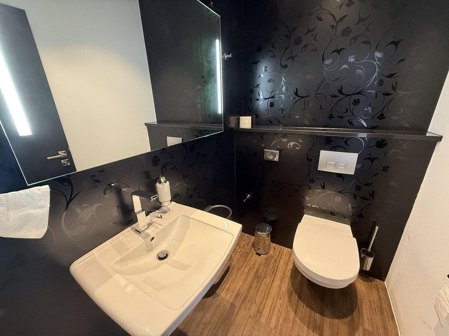 Prenájom kancelárie 200 m², Daimlerring 6D, Hildesheim, Dolné Sasko Prenájom kancelárie 200 m², Daimlerring 6D, Hildesheim, Dolné Sasko